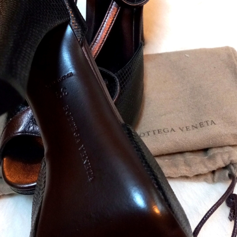 Bottega Veneta Embossed Sandals - Picture 4 of 7